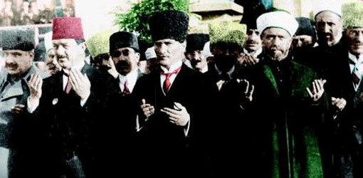 KENDİ YANLIŞLARINI GÖRMEYEN, ATATÜRK E KİN KUSANLARA....